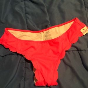 Pink, brand new bikini bottoms